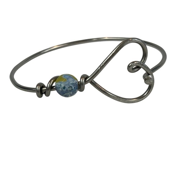 Silver Tone Wire Bangle Bracelet Yellow Blue Glass Bead Heart Clasp - Picture 1 of 9
